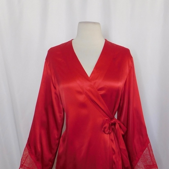 VS VICTORIA’S SECRET Red Satin Chantilly Lace Robe Valentine's Day X-Small Small - Picture 4 of 15